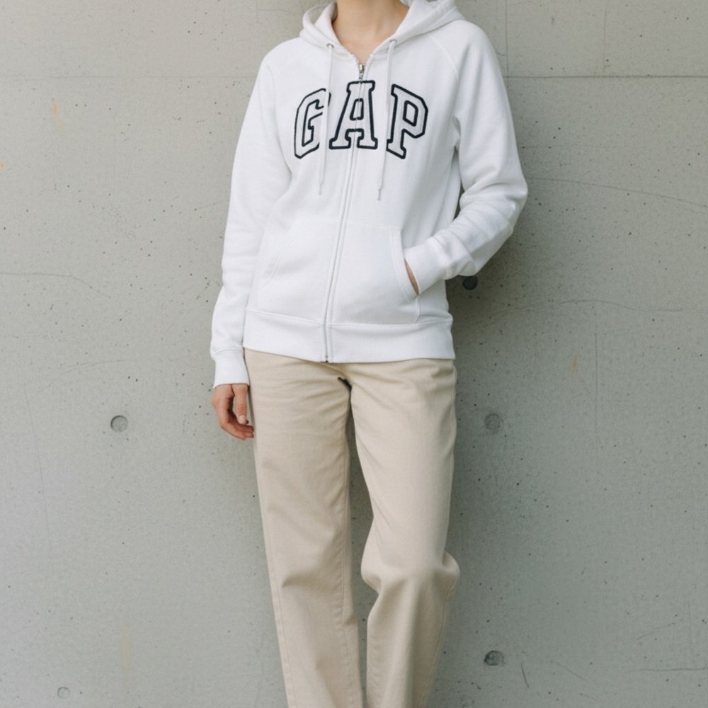 GAP  White Full-Zip Hoodie with Black Logo size. Small